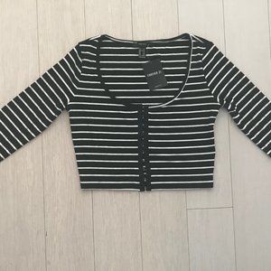NWT Foreve 21Black/White Striped Crop Top Sz M
